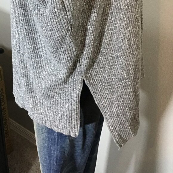 Abound Gray Knit Cowl Neck Top Dolman Style Long Sleeves Large NWOT - Picture 3 of 5